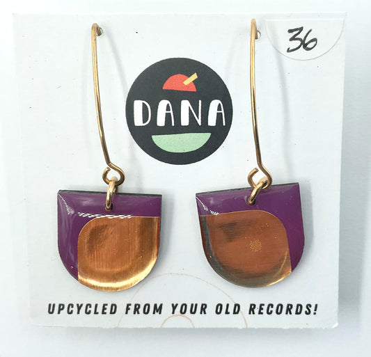 Dana Jewellery Dee earrings small arches with metalic datails.- Purple