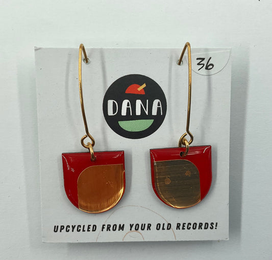 Dana Jewellery Dee earrings small arches with metalic datails.- Red