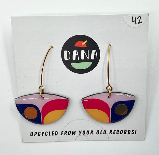 Dana Jewellery Bea boat shape-pink,blue,yellow