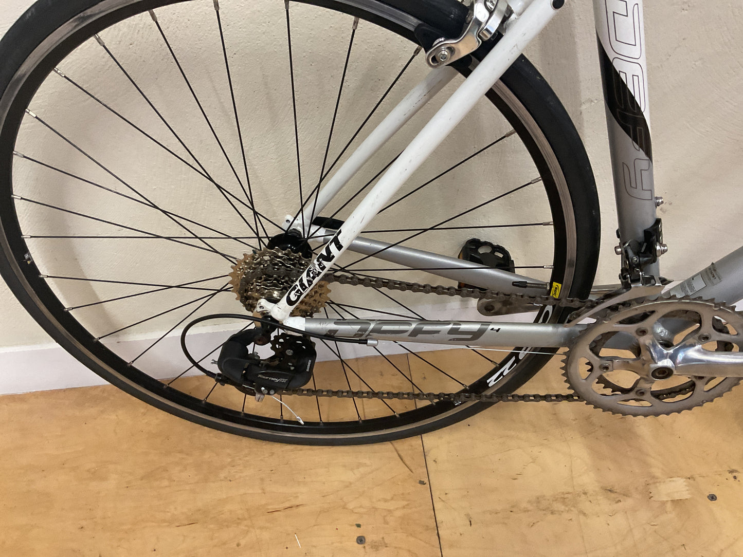 Giant Defy 4 -28”