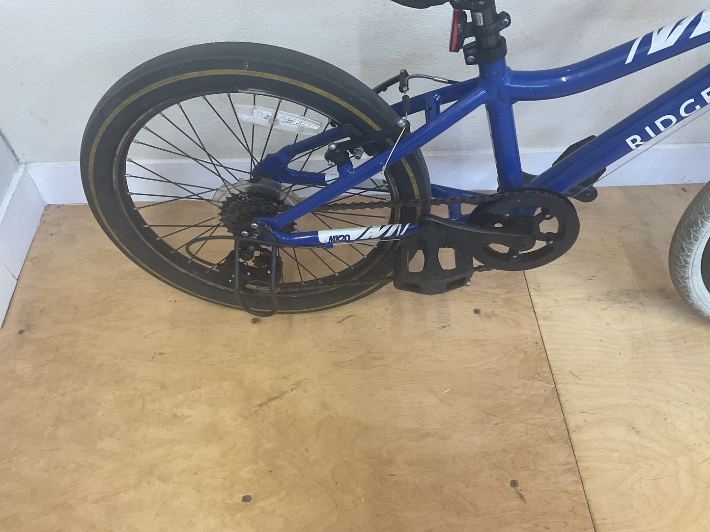 Ridgeback Mx20