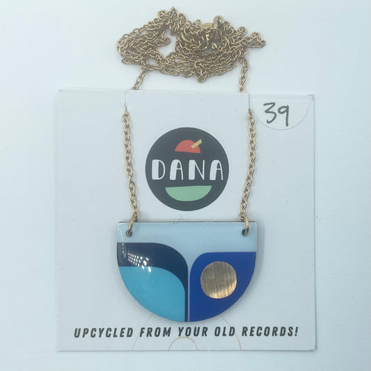 Dana Jewellery Bea Necklace in blues