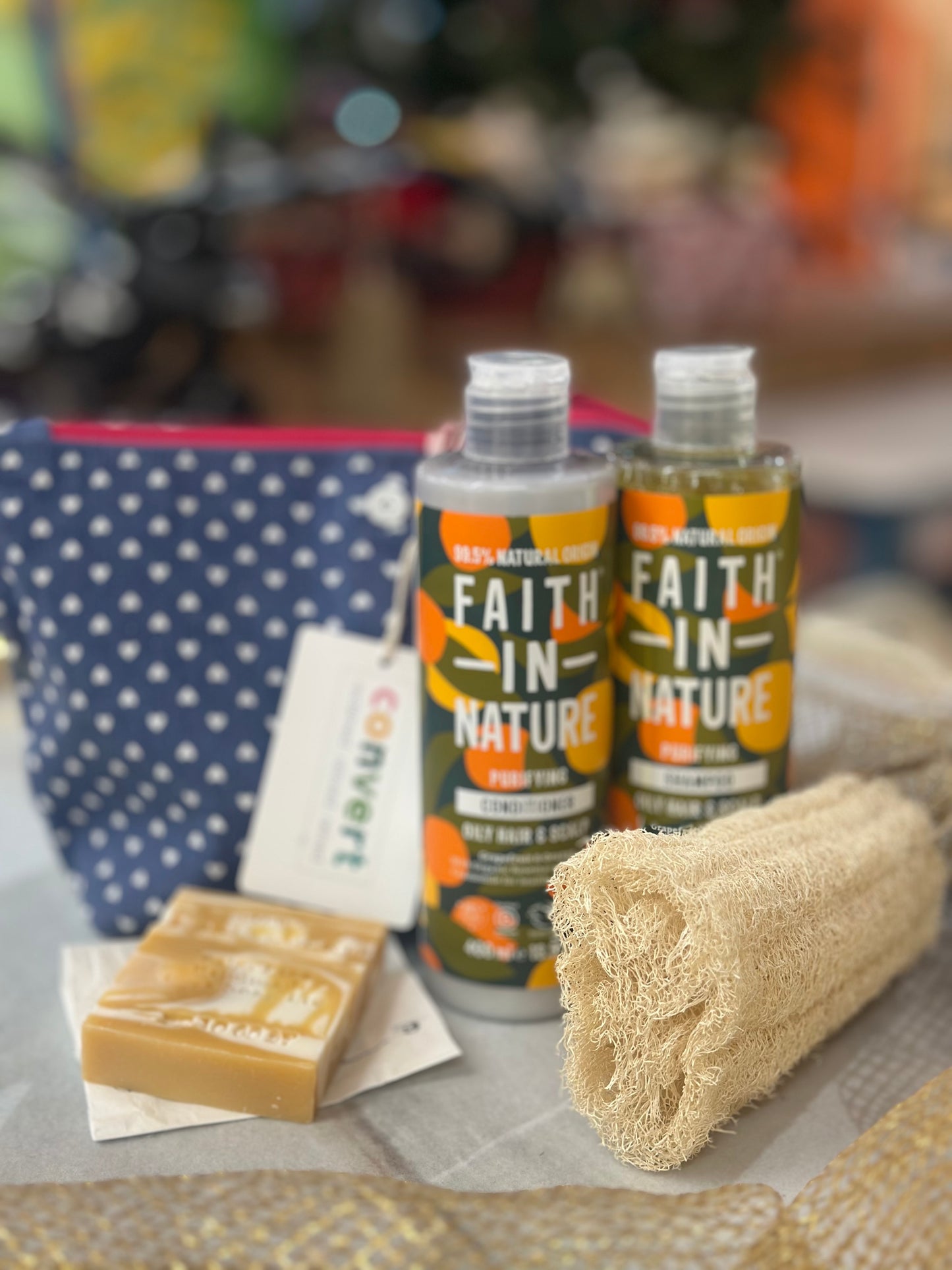 Christmas Hamper - convert make up bag