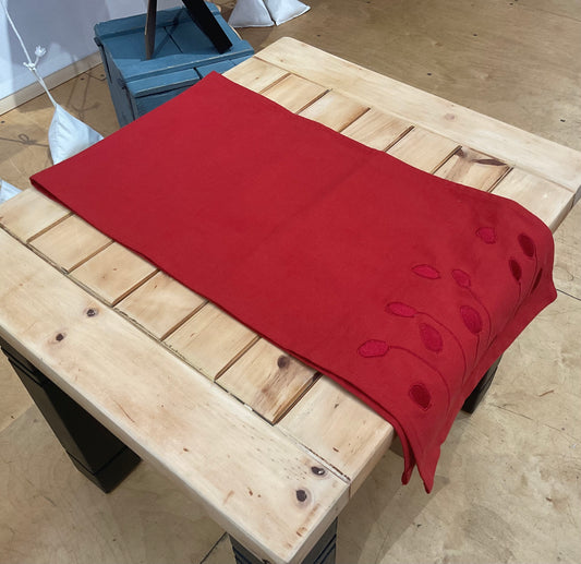Organic Table Runner with Napkins designed by Paula Stapleton