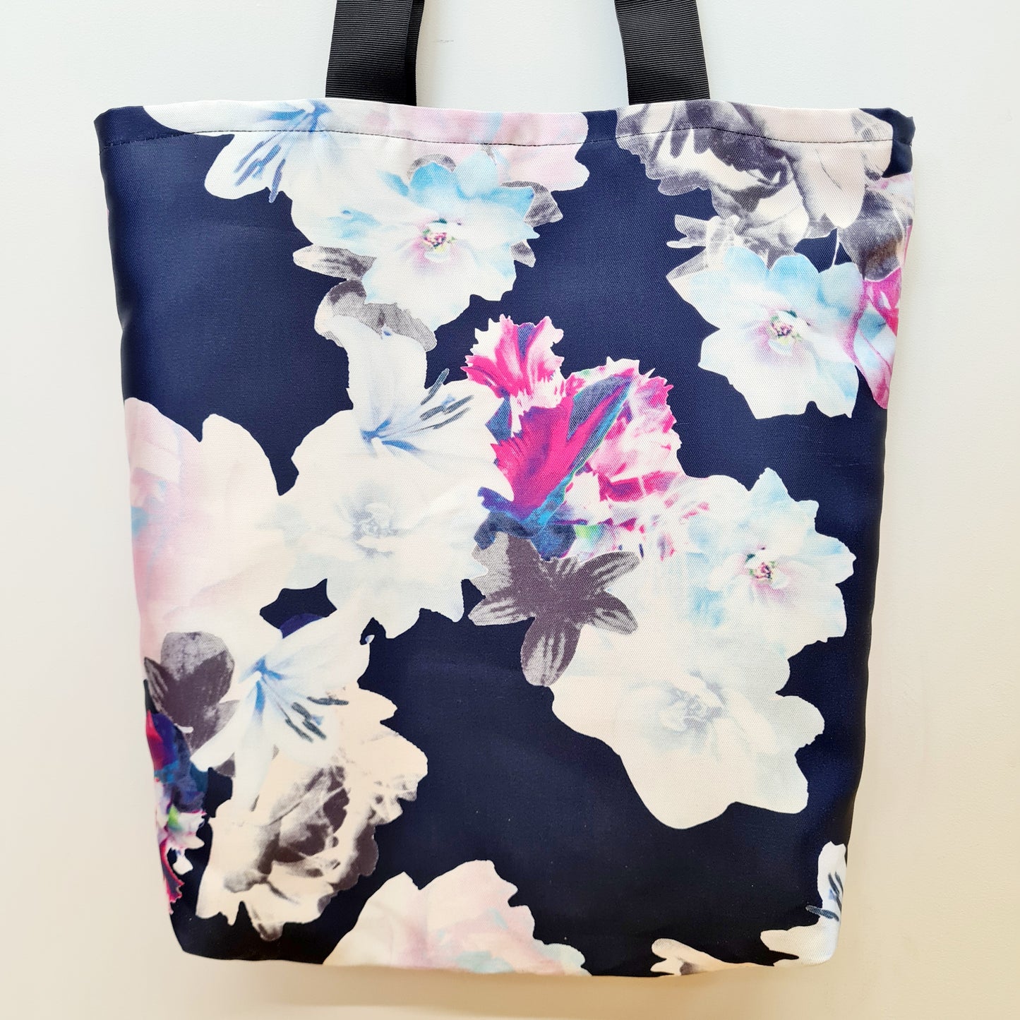 Mothdesign Flower Bag