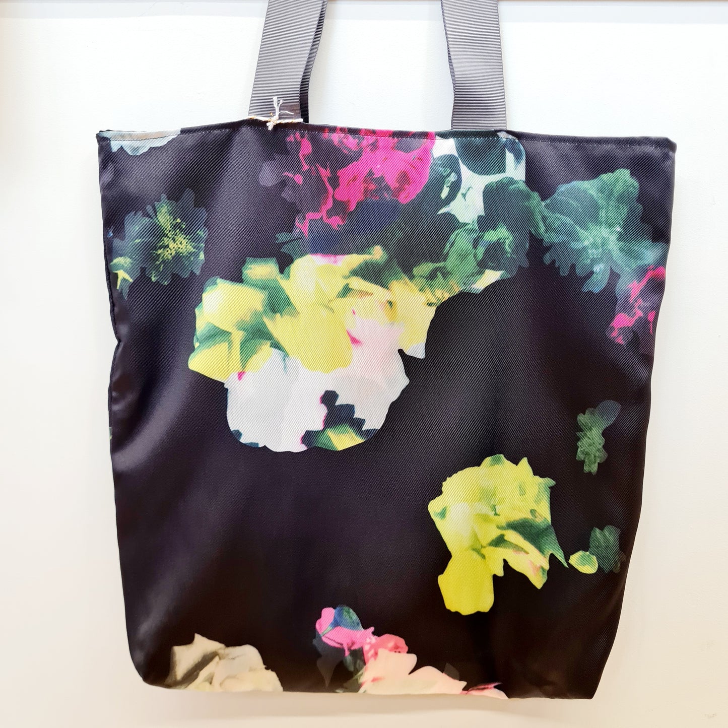 Mothdesign Flower Bag