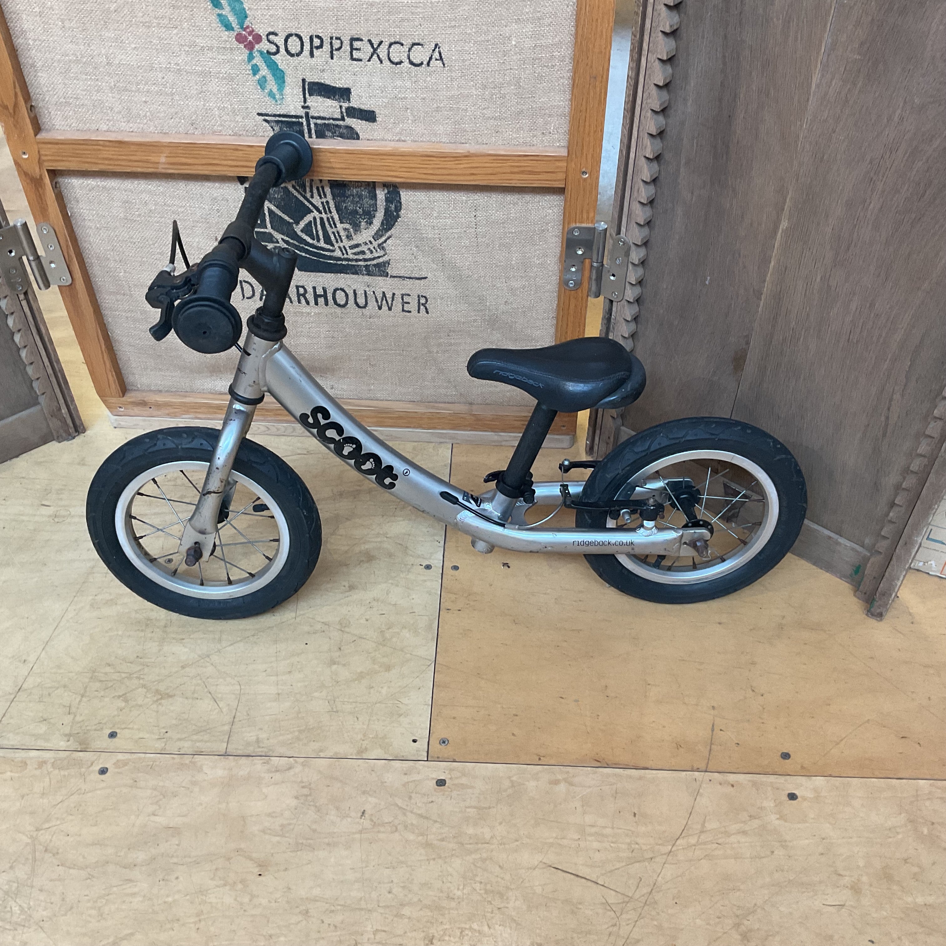 Scoot Ridgeback grey   12”