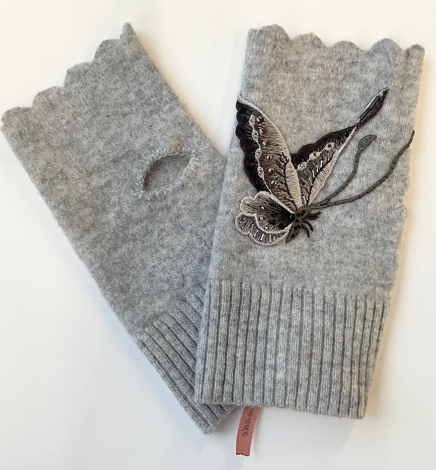 Hats & Flowers -Mittens Grey & butterfly