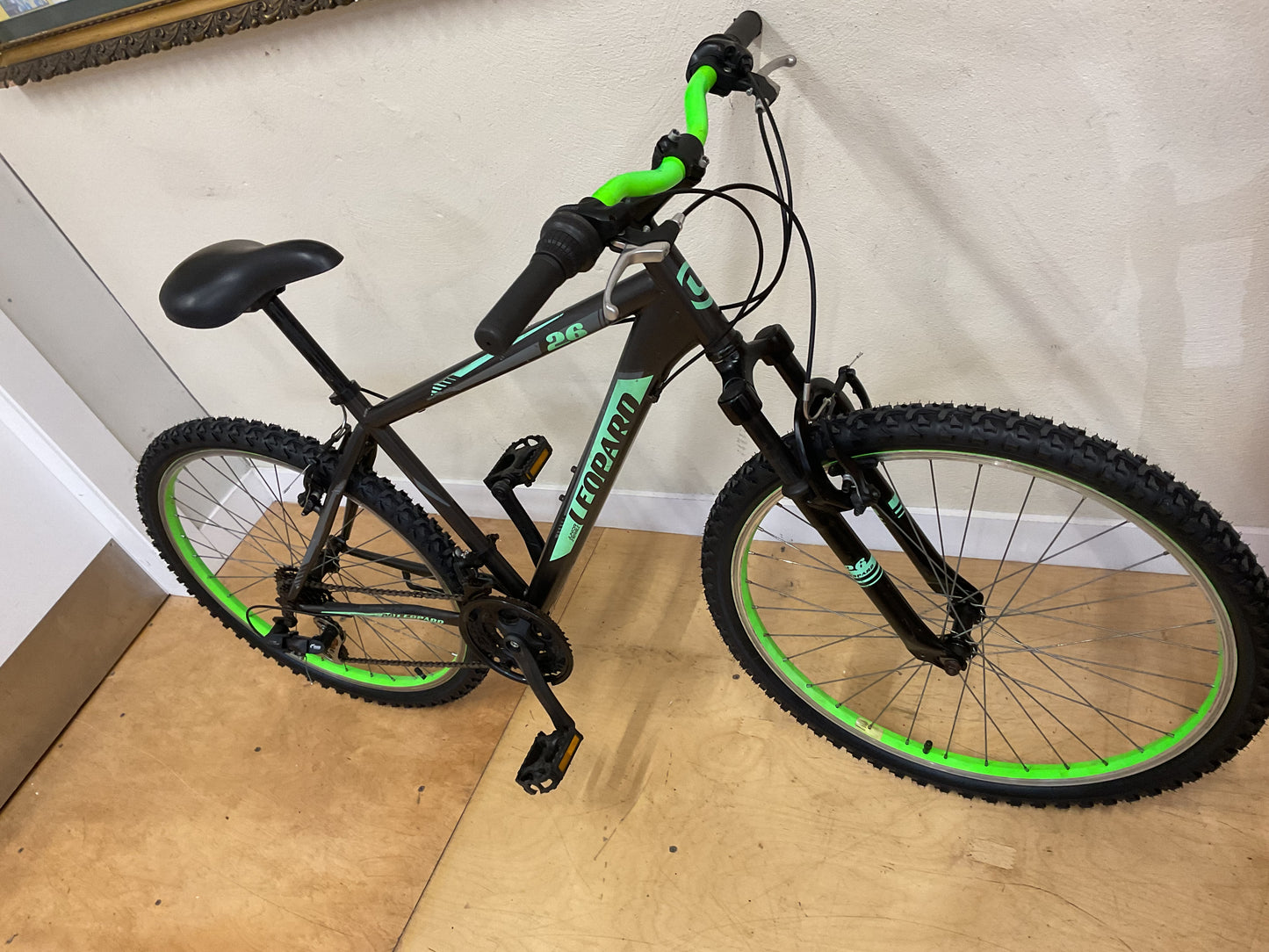 Leopard Junior 26”