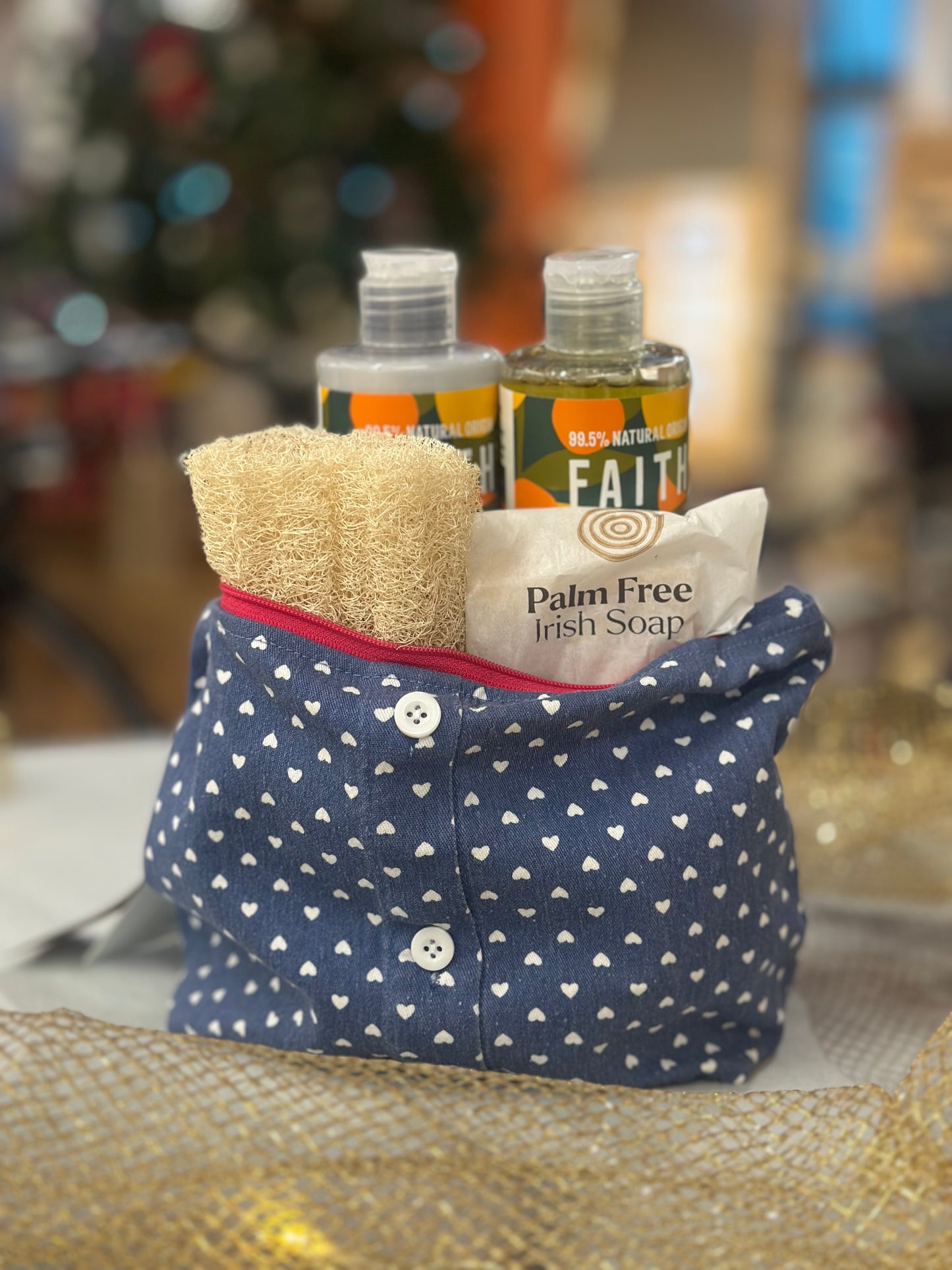 Christmas Hamper - convert make up bag