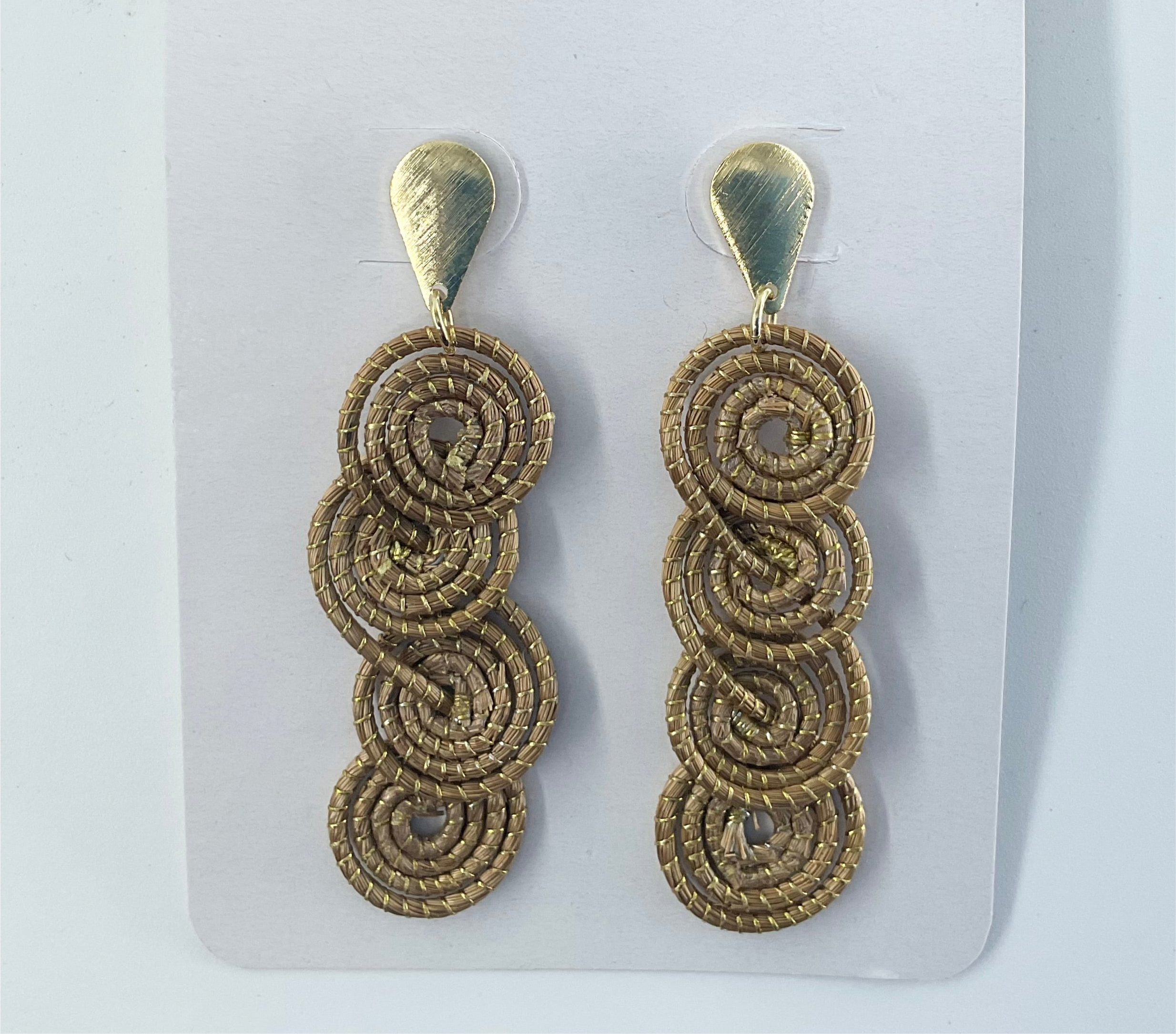 World Design Gold Grass Earrings