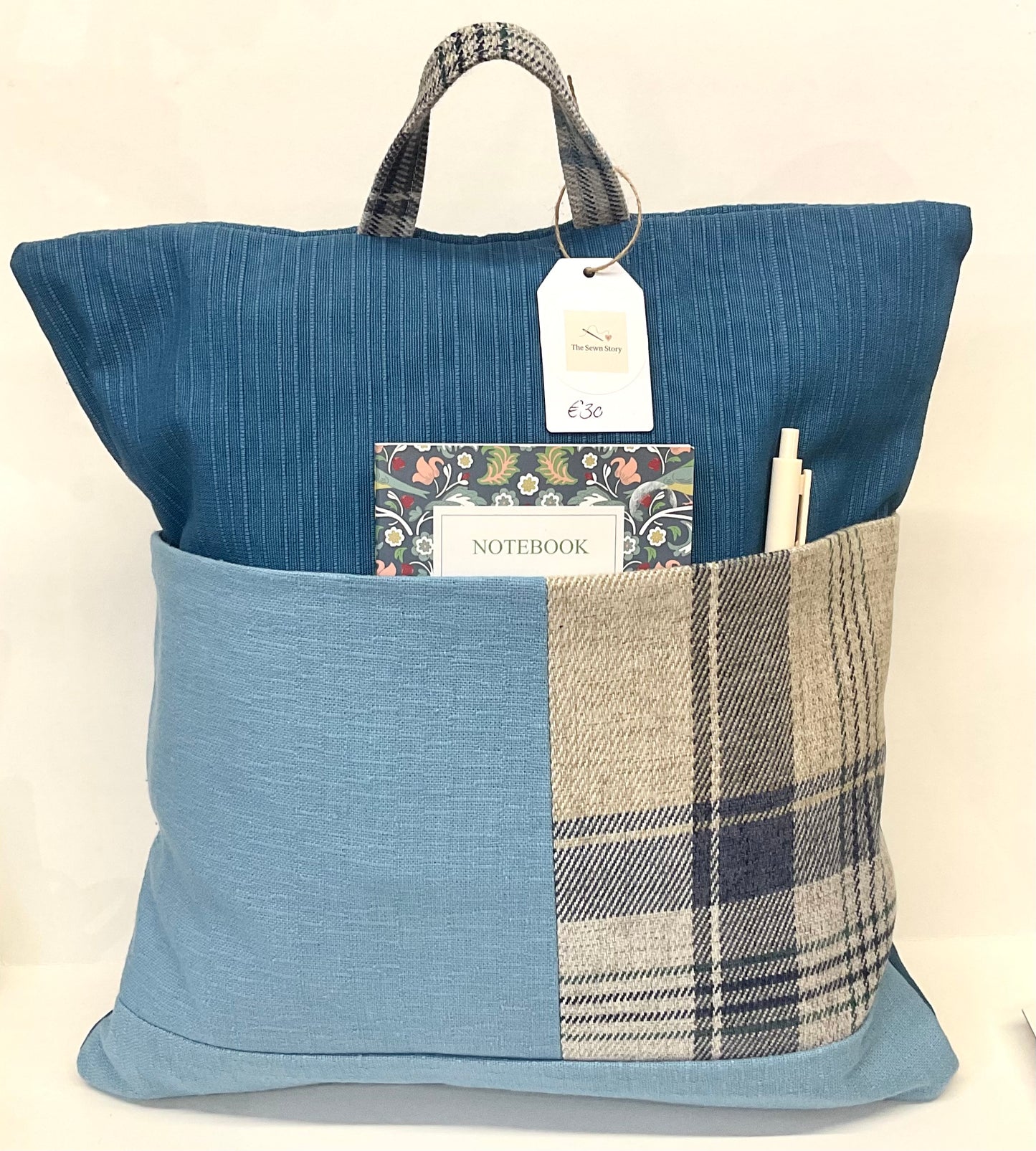 Reading Cushion  - notebook & pen (Duck Feather)