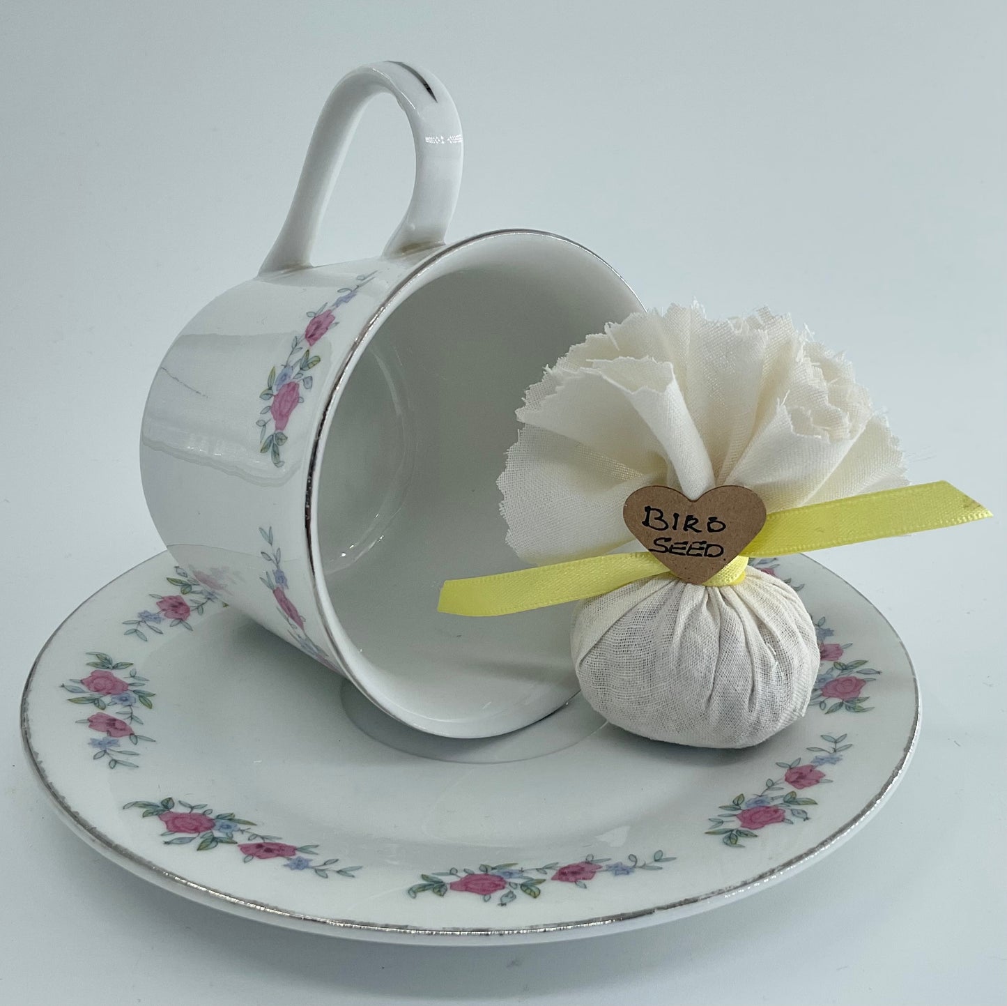 Cup & saucer hanging bird feeder