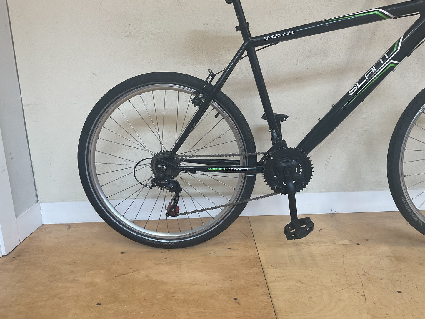 Apollo Slant 26”