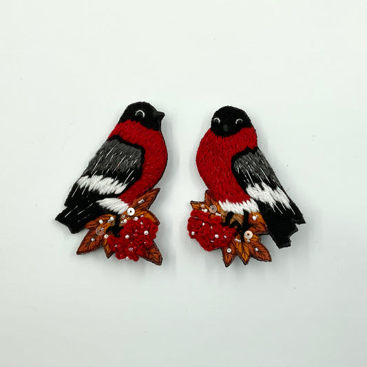 Hats & Flowers Bulfinch Brooch