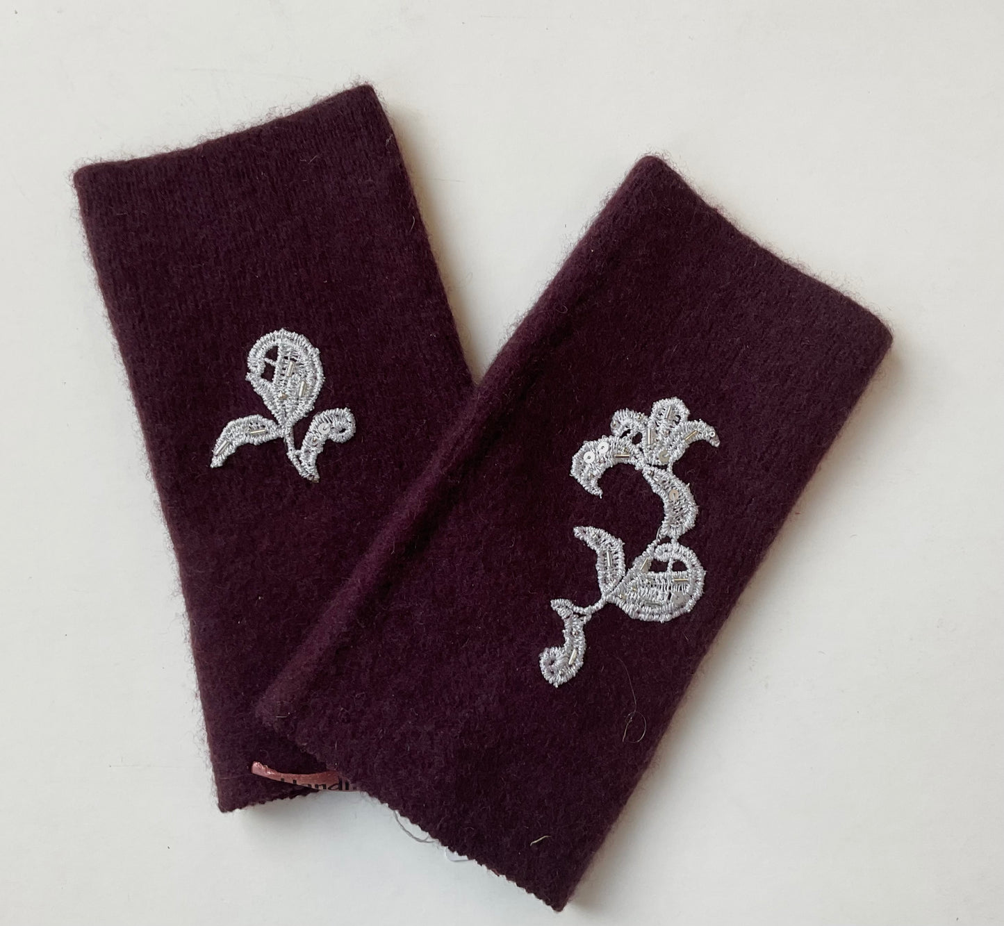 Hats & Flowers -Mittens Burgundy