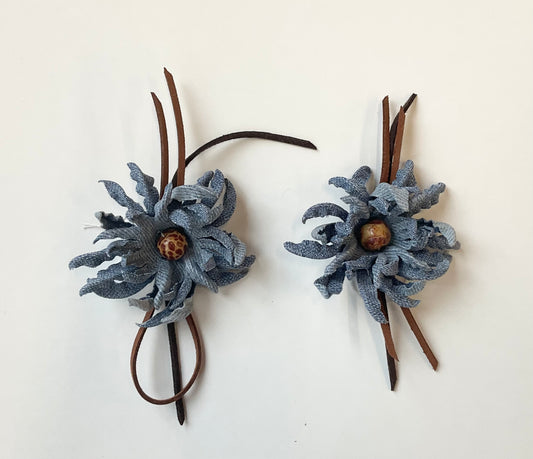 Hats & Flowers -Broach Blue flower