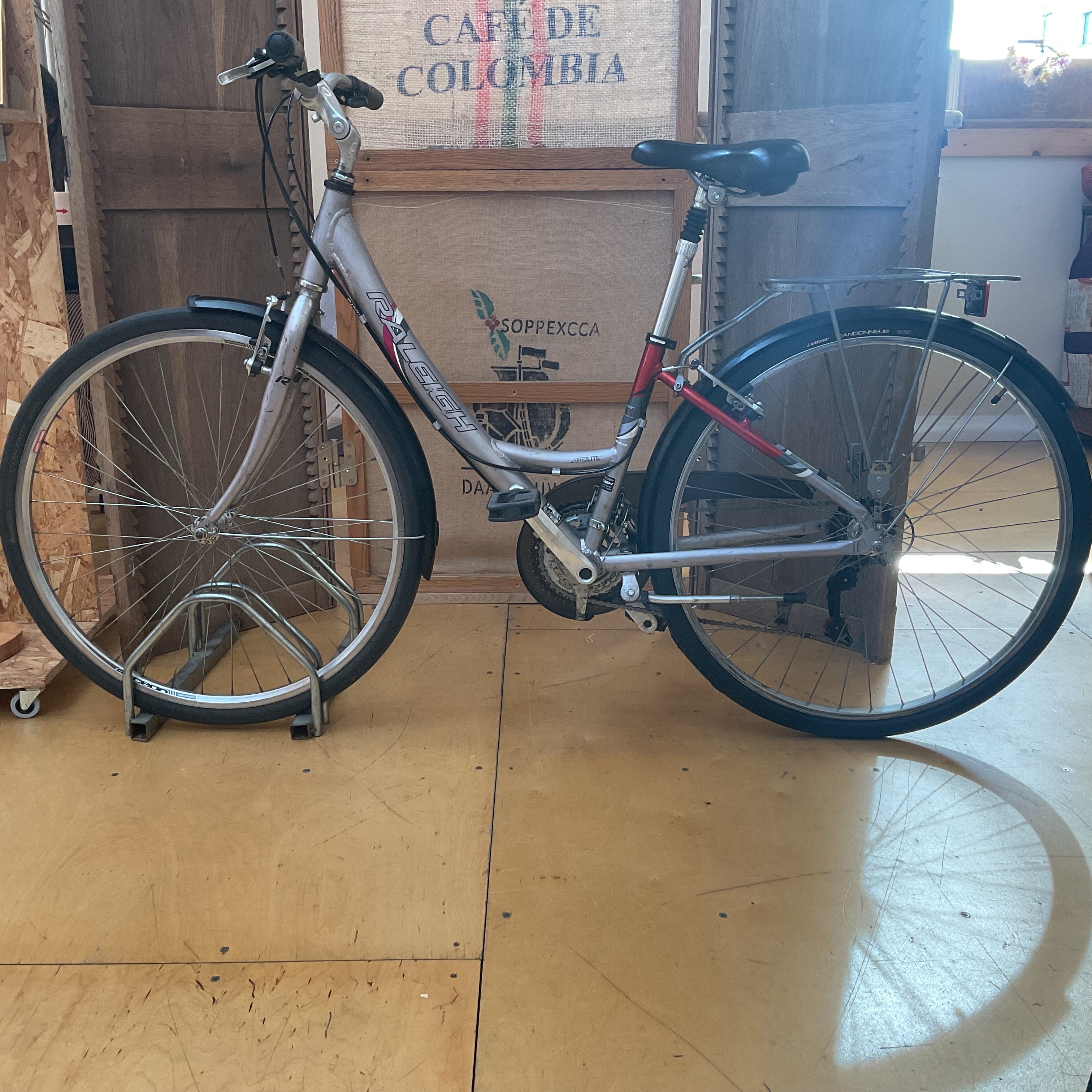 Raleigh pioneer metro silver C.2020