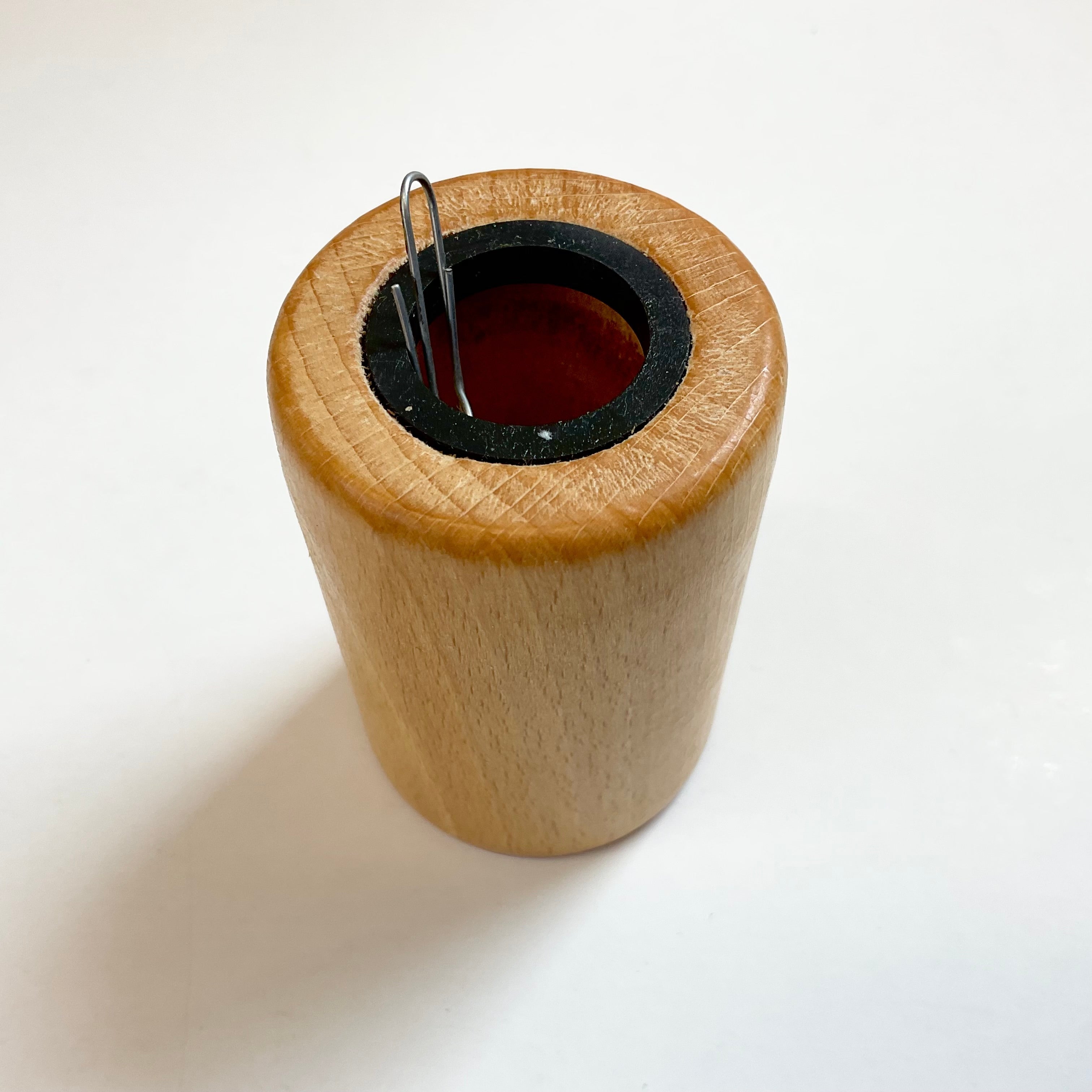 Wooden magnetic paperclip holder