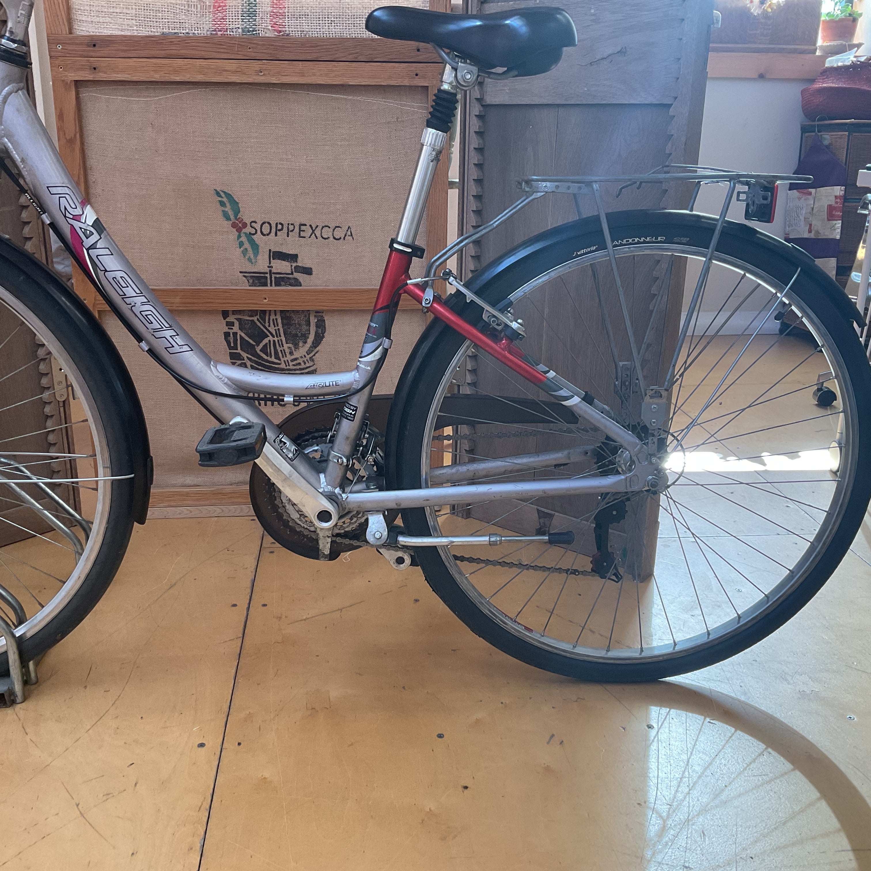 Raleigh pioneer metro silver C.2020