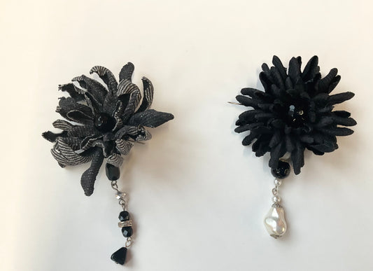 Hats & Flowers -Broach (big) Hrisantenium