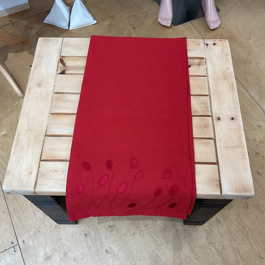 Organic Table Runner with Napkins designed by Paula Stapleton