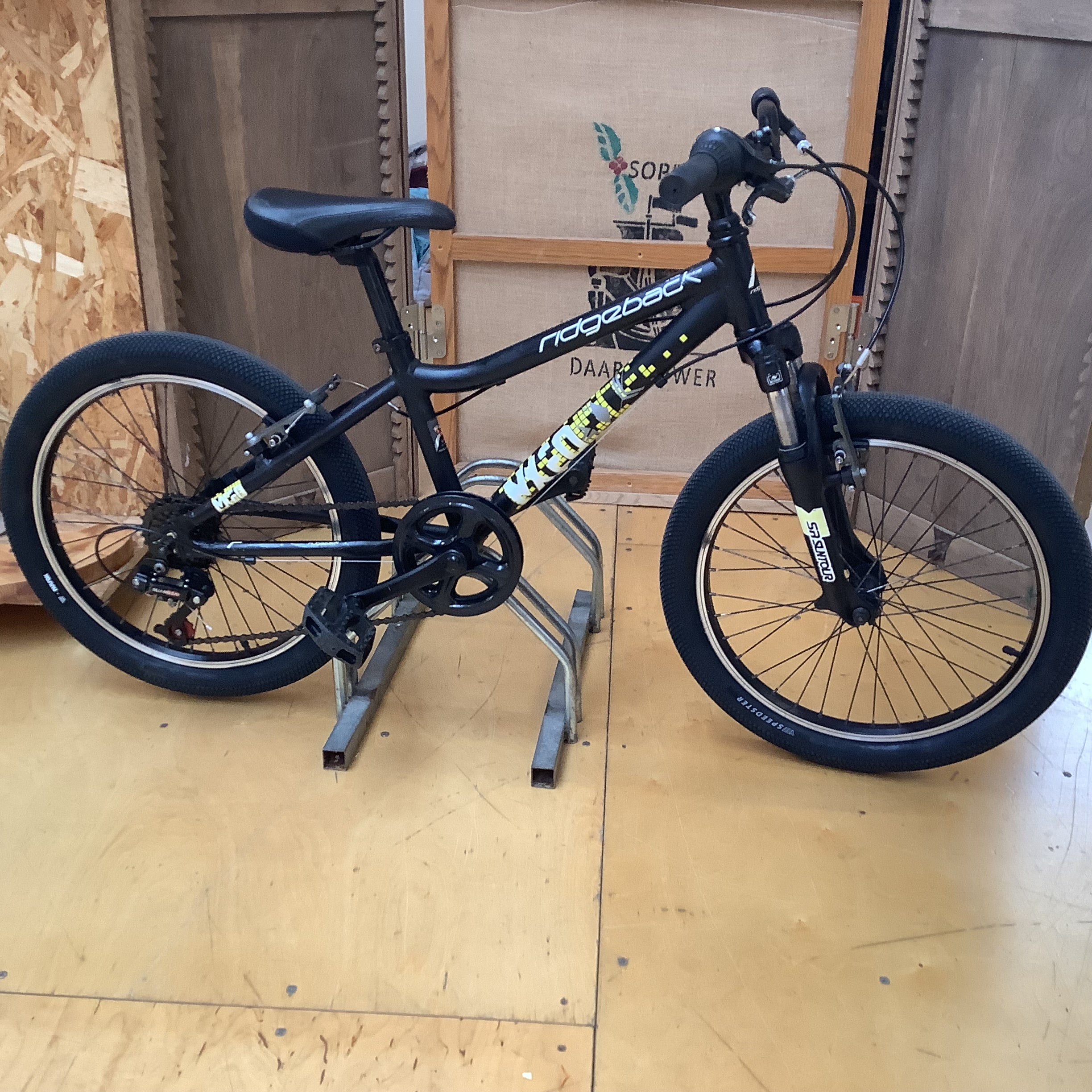 Ridgeback Mx60