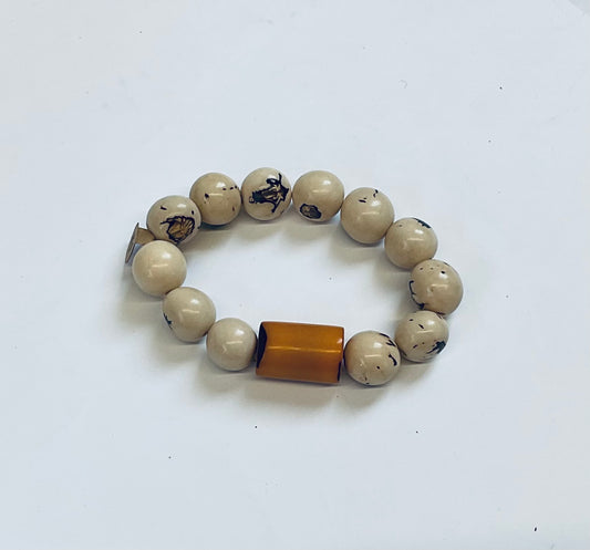 World Design Paxiuba Seed White Bracelet