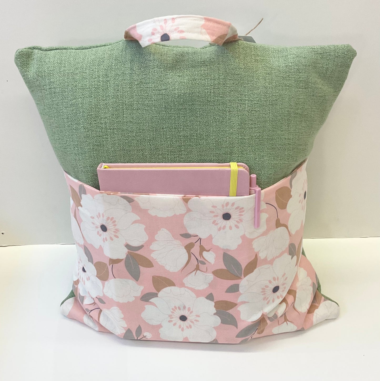 Reading Cushion - notebook &Pen (duck feather)