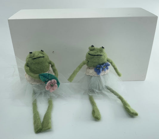 Three Sisters Frog