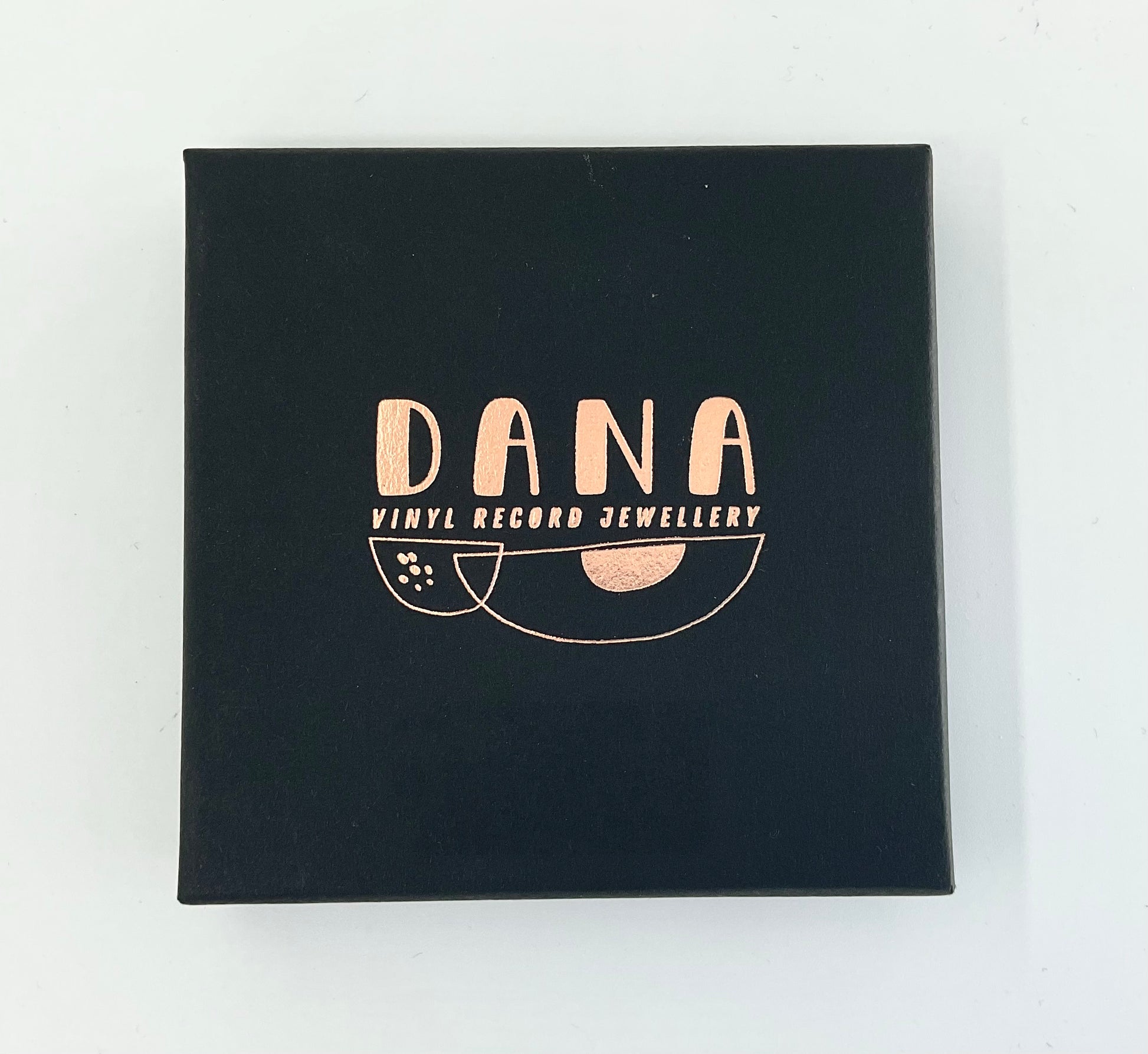 black DANA box for earrings