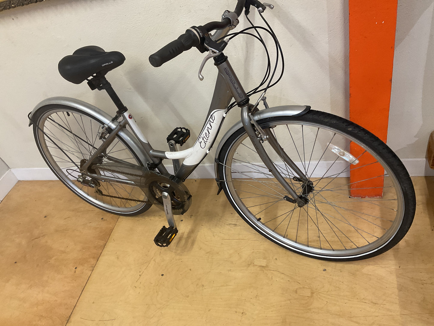 Apollo Etienne 28”