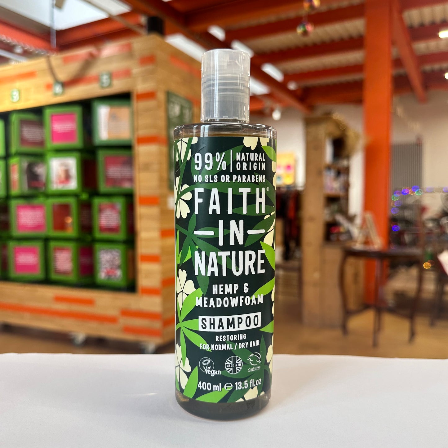 FAITH IN NATURE Hemp & Meadowfoam Shampoo