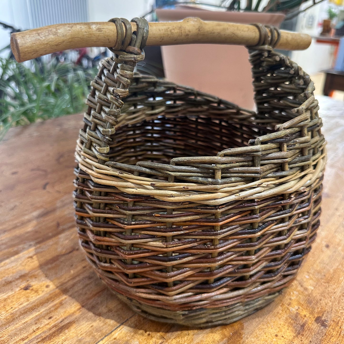 Island Willow Asymmetric Basket Large