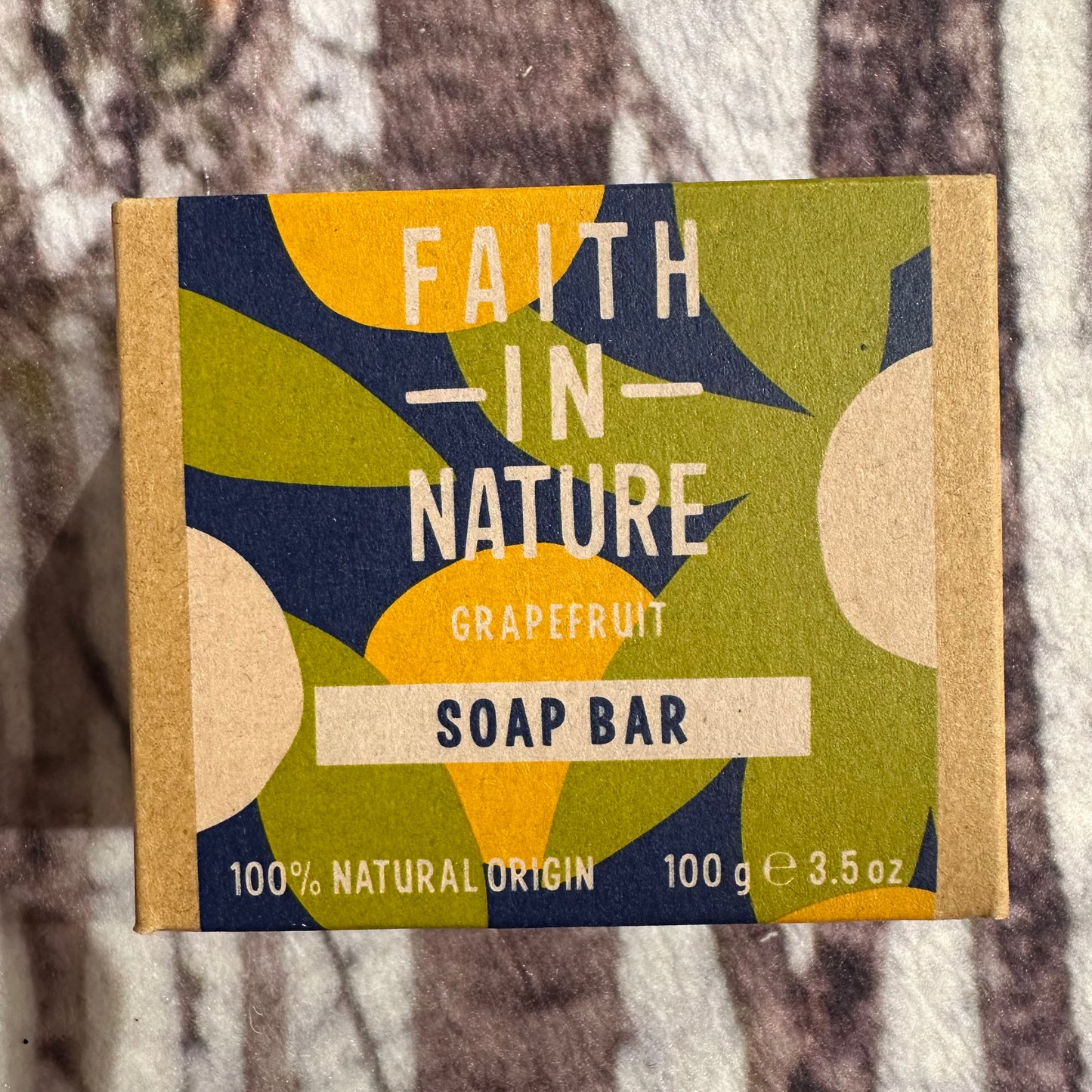 Faith in Nature Handmade soap - Grapefruit